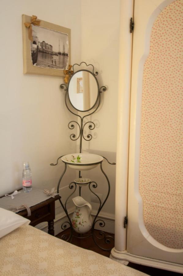 Anna's Rose Apartment Monopoli